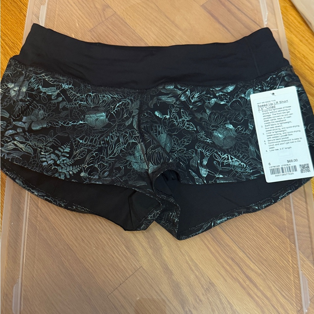 Lululemon Speed Up LR Short - 2.5” Size 6 NWT